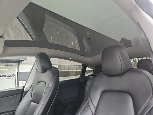 Used 2023 Tesla Model Y Long Range image 18