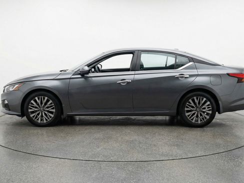 Used 2025 Nissan Altima 2.5 SV image 5