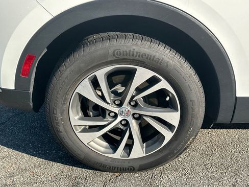 Used 2022 Buick Envision Essence w/ Safety Package image 17