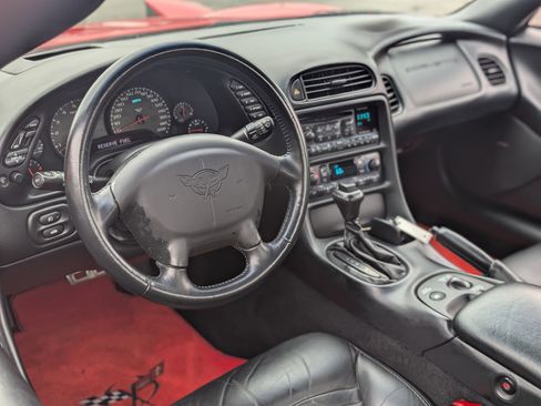 Used 2004 Chevrolet Corvette Convertible w/ Preferred Equipment Group image 20