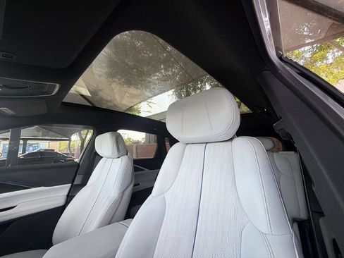 Used 2024 Cadillac Lyriq Sport RWD image 8