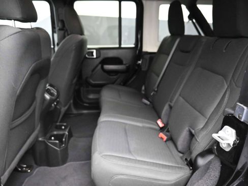 Used 2020 Jeep Wrangler Unlimited Sport S image 11