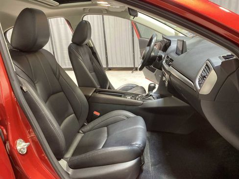 Used 2018 MAZDA MAZDA3 Touring image 14
