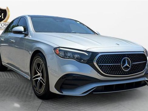 Used 2025 Mercedes-Benz E 350 Sedan image 7