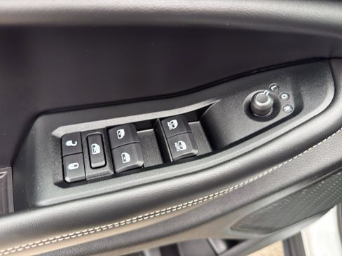 Used 2024 Jeep Grand Cherokee Altitude AWD/4WD image 12