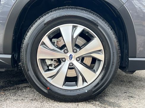 Used 2024 Subaru Ascent Premium w/ Convenience Package image 10