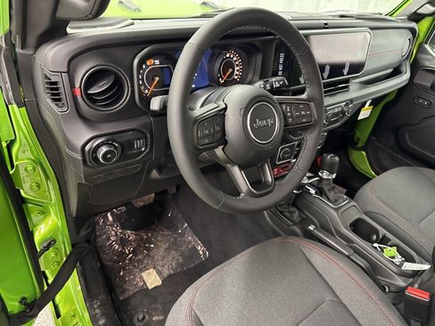 New 2025 Jeep Wrangler Unlimited Rubicon image 17