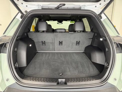 Used 2025 Chevrolet Equinox ACTIV w/ Safety and Technology Package AWD/4WD image 27