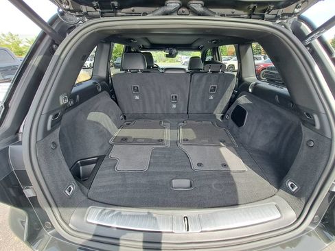 Used 2023 Jeep Grand Cherokee Overland AWD/4WD image 31