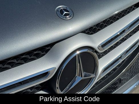 Used 2022 Mercedes-Benz GLE 350 w/ Premium Package image 4