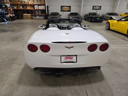Used 2005 Chevrolet Corvette Convertible w/ Preferred Equipment Group image 4