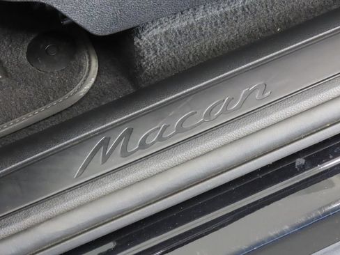 Certified 2026 Porsche Macan AWD/4WD image 42