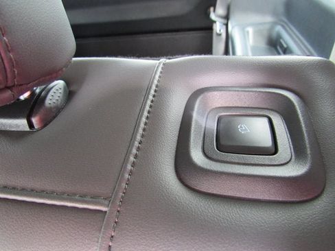 Used 2025 Ford Expedition Active AWD/4WD image 39