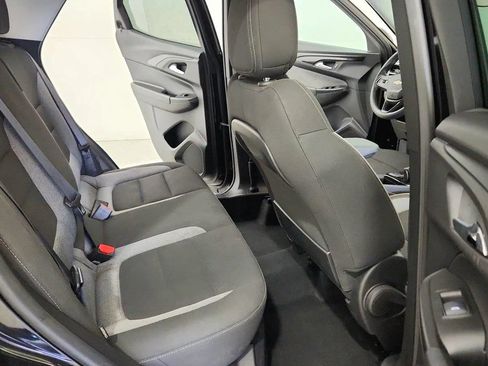 Used 2025 Chevrolet TrailBlazer LT AWD/4WD image 29
