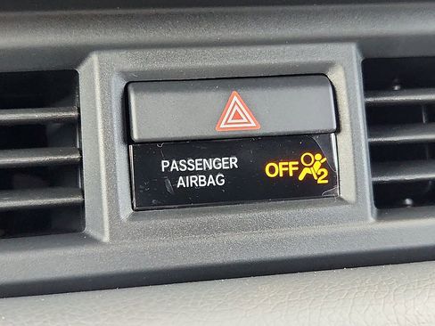 Used 2025 Honda Pilot Sport image 28