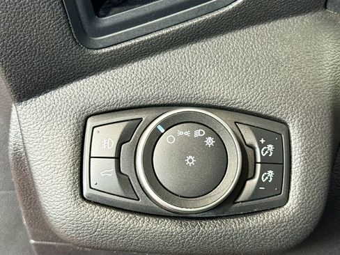 Used 2018 Ford Escape SE w/ Ford Safe & Smart Package AWD/4WD image 18