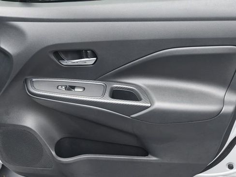 Used 2025 Nissan Versa SV w/ Trunk Package image 32