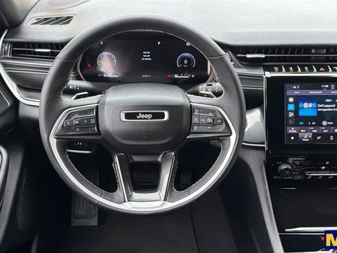 Used 2023 Jeep Grand Cherokee L Laredo AWD/4WD image 16