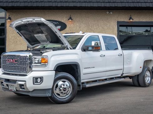 Used 2019 GMC Sierra 3500 Denali w/ Duramax Plus Package AWD/4WD image 8
