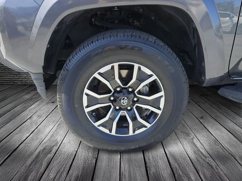 Used 2020 Toyota Tacoma TRD Sport image 9