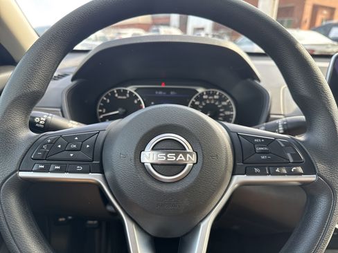 Used 2024 Nissan Altima 2.5 SV image 15