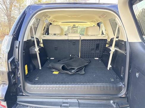 Used 2021 Lexus GX 460 Premium w/ Premium Package image 12