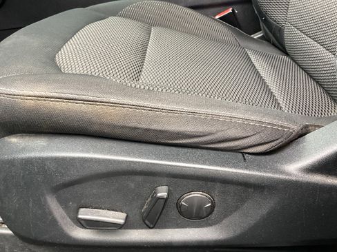 Used 2019 Ford Explorer XLT w/ Equipment Group 201A image 12