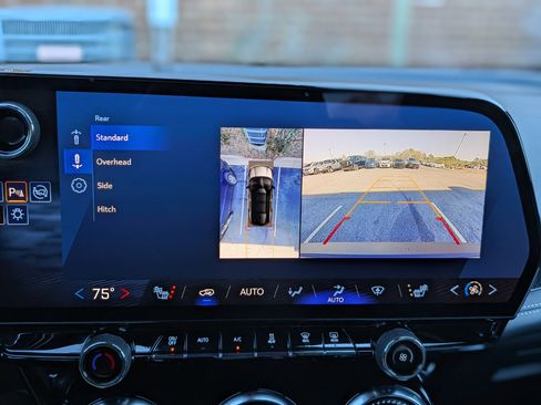 Used 2024 Chevrolet Blazer EV LT image 28