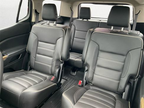 Used 2018 GMC Acadia Denali w/ Technology Package image 9