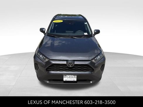 Used 2021 Toyota RAV4 LE AWD/4WD image 2
