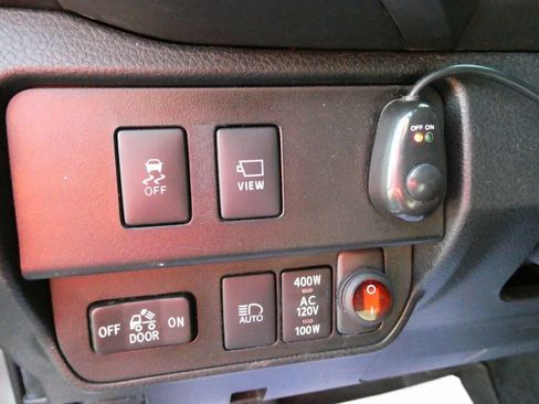 Used 2023 Toyota Tacoma TRD Off-Road w/ TRD Premium Off Road Package image 27