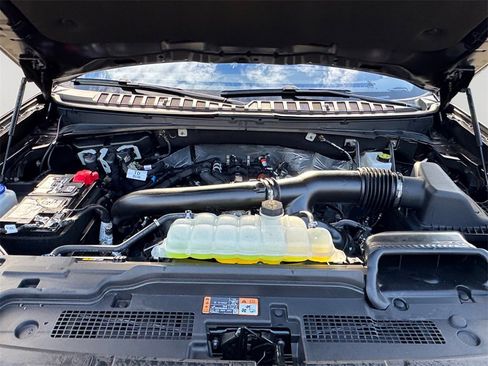 Used 2025 Ford Expedition Platinum w/ Stealth Appearance Package image 9