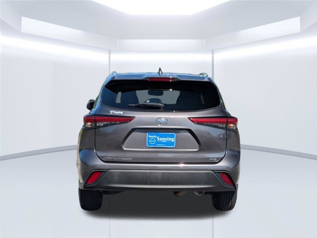 Used 2022 Toyota Highlander XLE FWD image 5