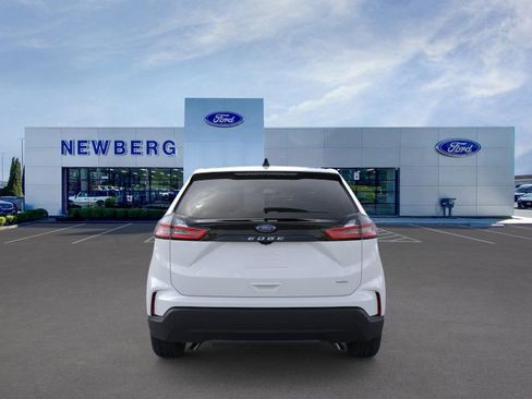 New 2024 Ford Edge SE image 7
