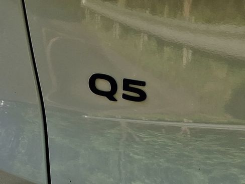 Certified 2025 Audi Q5 Premium Plus w/ Premium Plus AWD/4WD image 31