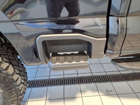Used 2023 Ford F250 Lariat w/ Tremor Off-Road Package AWD/4WD image 27