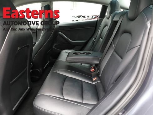 Used 2023 Tesla Model 3 Standard Range image 17