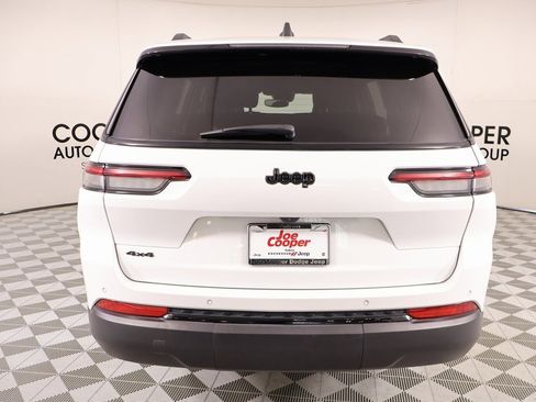 Used 2024 Jeep Grand Cherokee L Laredo image 22