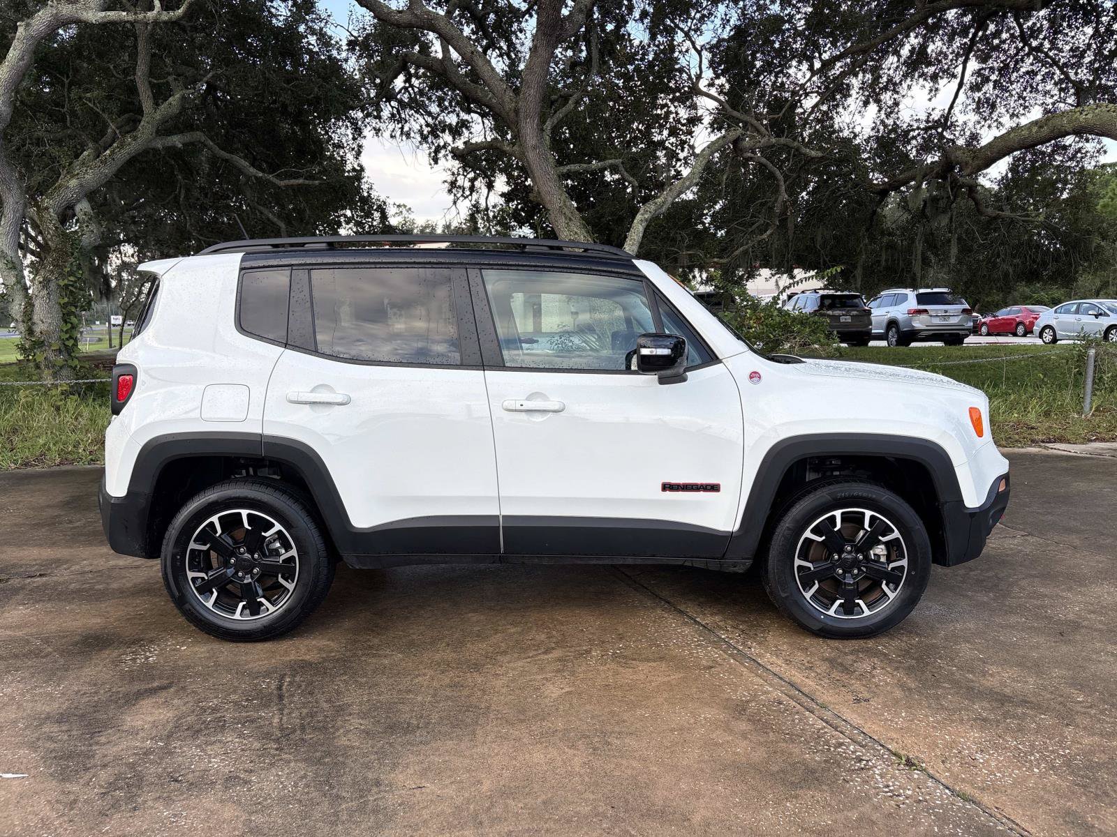 Certified 2023 Jeep Renegade Trailhawk AWD/4WD image 2