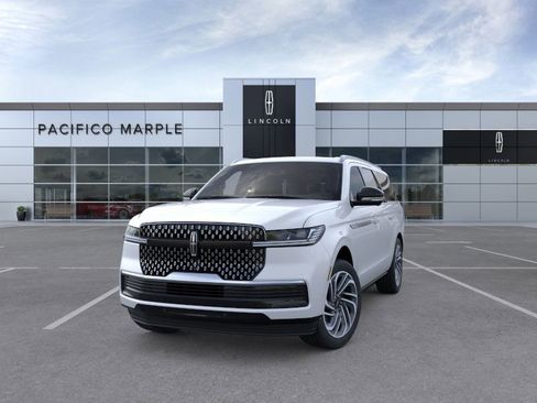 New 2025 Lincoln Navigator L Reserve image 2
