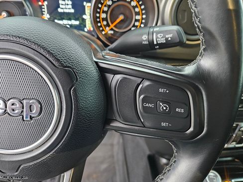 Used 2021 Jeep Gladiator Sport AWD/4WD image 27