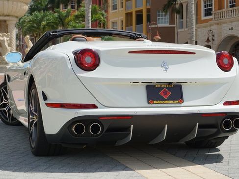 Used 2017 Ferrari California T RWD image 47