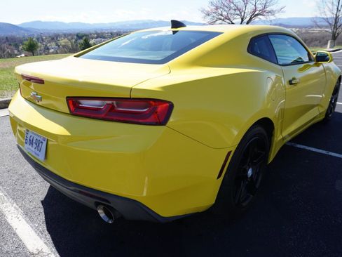 Used 2016 Chevrolet Camaro LT image 10