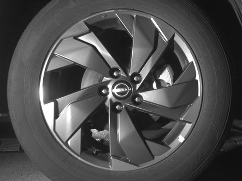 Used 2025 Nissan Rogue SV FWD image 13