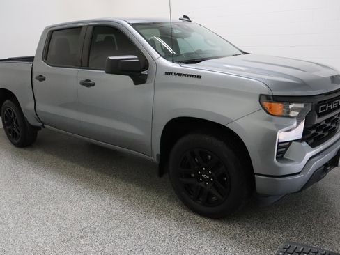 Used 2023 Chevrolet Silverado 1500 Custom w/ LPO, Dark Essentials Package RWD image 4