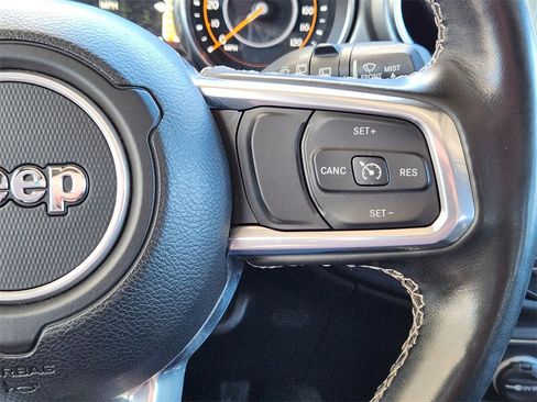 Used 2022 Jeep Wrangler Unlimited Sahara w/ Cold Weather Group image 17