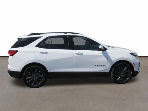 Used 2024 Chevrolet Equinox RS FWD image 2