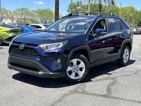 Used 2019 Toyota RAV4 XLE w/ Convenience Package FWD image 31