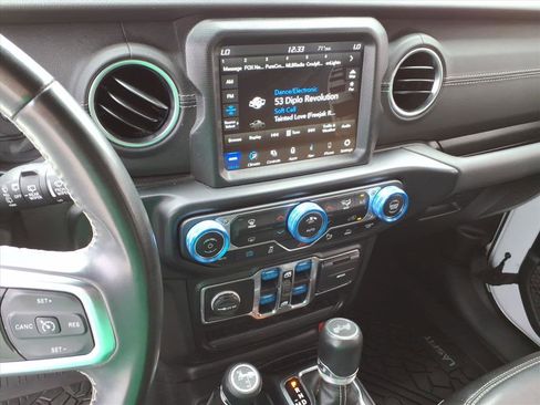 Used 2022 Jeep Wrangler Unlimited Sahara w/ Safety Group image 23