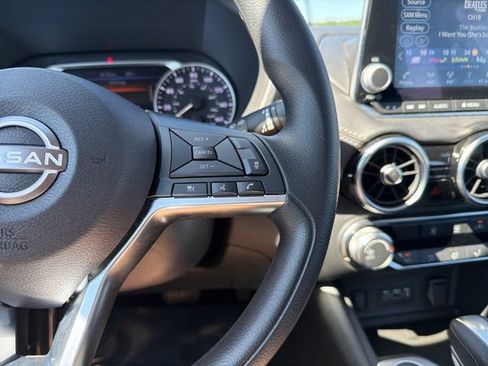 Used 2025 Nissan Sentra SV FWD image 30